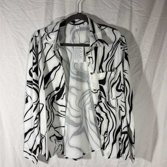 Black and White Abstract Print Women's Top - Picture 2 of 6